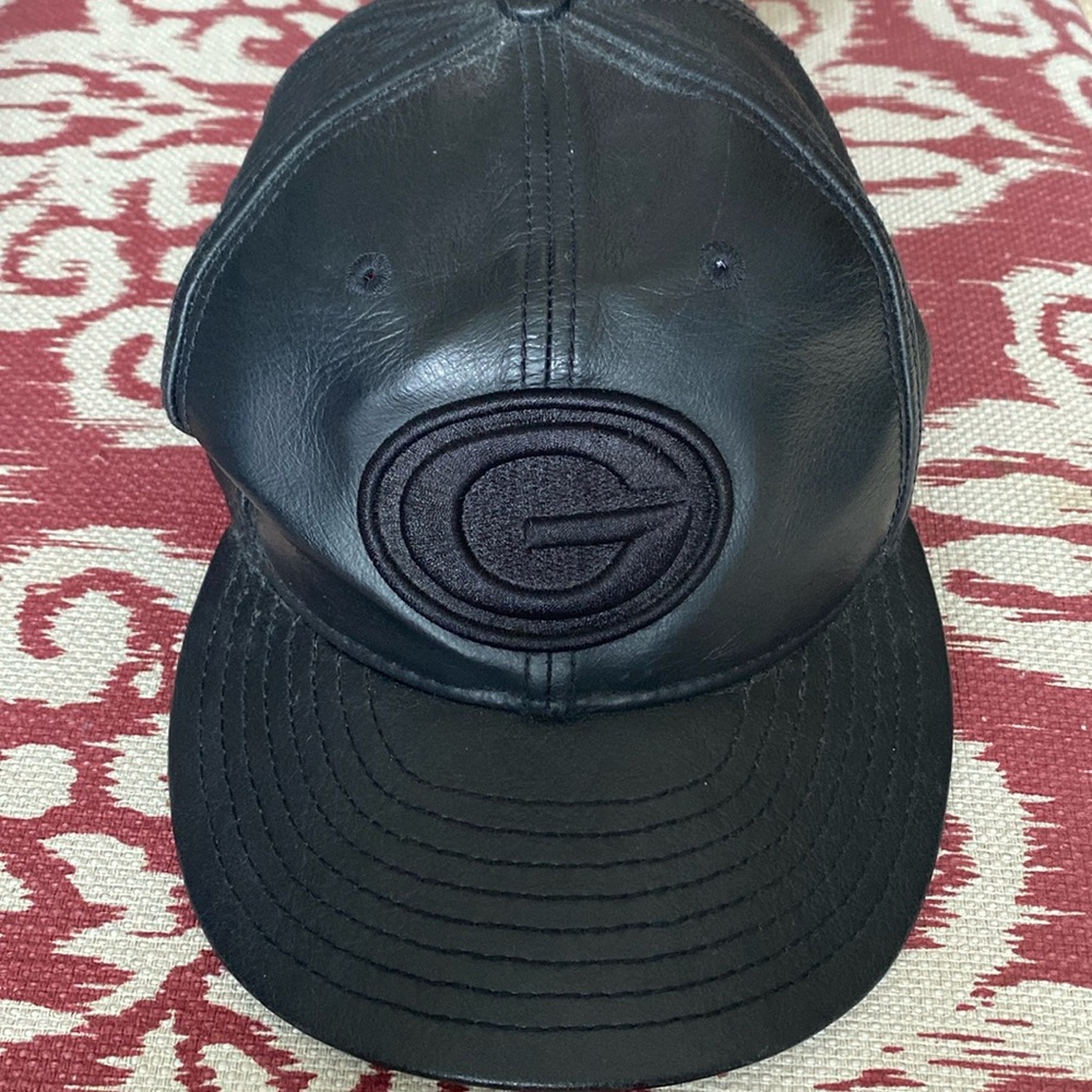 Vintage All Black Leather Green Bay Packers Hat Size 7 1/2 ~ 7 5/8.